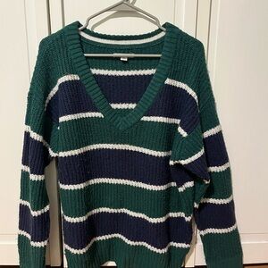American Eagle Outfitters Green and Blue V-Neck Sweater